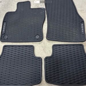 TAOS Black Car Floor Mats Set